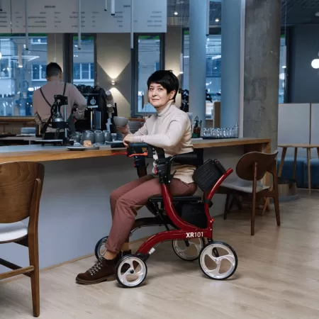 Ходунки-роллаторы ORTONICA XR101 с функцией трансформации в кресло-каталку, красные