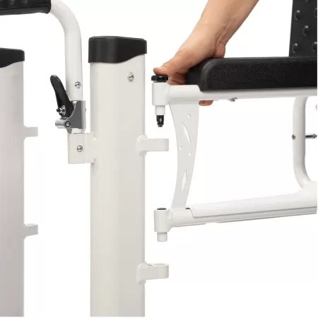 Кресло для перемещения Ortonica TU-13 с санитарным оснащением и электрическим приводом Кресло для перемещения Ortonica TU-13 с санитарным оснащением и электрическим приводом