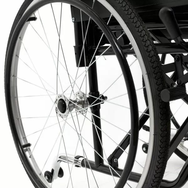 Кресло-коляска Barry A3, колеса пневматические Кресло-коляска Barry A3, колеса пневматические