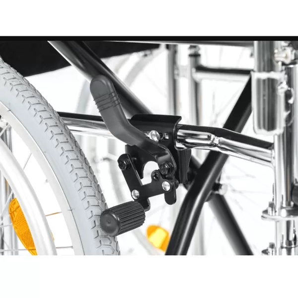 Кресло-коляска МЕТ TRANSIT 150 для узких проходов, ширина сиденья 43 см, колеса пневматические Кресло-коляска МЕТ TRANSIT 150 для узких проходов, ширина сиденья 43 см, колеса пневматические