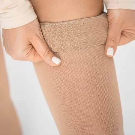 Чулки компрессионные Evolution ТК.931 унисекс 2 класс компрессии с закрытым носком и гладкой резинкой цвет бежевый