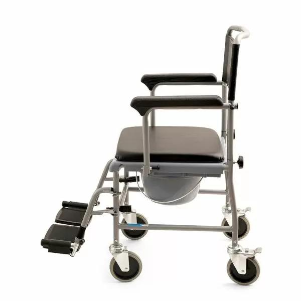 Кресло-каталка Barry W2 с санитарным оснащением, ширина сиденья 44 см Кресло-каталка Barry W2 с санитарным оснащением, ширина сиденья 44 см