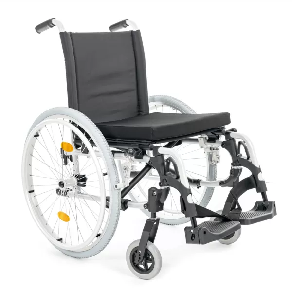 Кресло-коляска МЕТ STABLE, артикул 20460, с регулировкой высоты подлокотников, ширина сиденья 43 см, колеса пневматические Кресло-коляска МЕТ STABLE, артикул 20460, с регулировкой высоты подлокотников, ширина сиденья 43 см, колеса пневматические