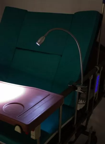 Кровать-кресло с "ушками" для сна в положении сидя электрическая МЕТ REALTA, артикул 17135 с регулировкой высоты, с переворотом и туалетом Кровать-кресло с "ушками" для сна в положении сидя электрическая МЕТ REALTA, артикул 17135 с регулировкой высоты, с переворотом и туалетом