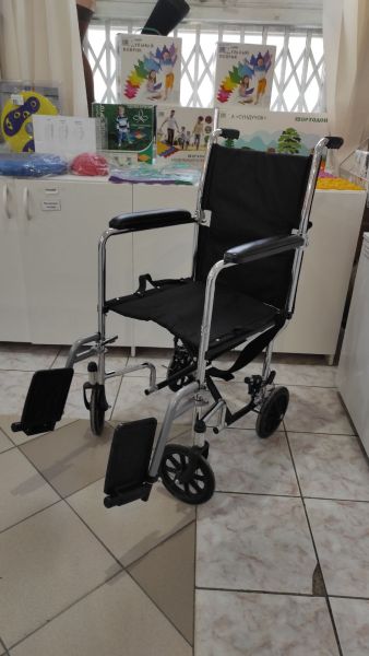 Кресло-каталка для инвалидов Armed 2000 б/у  Кресло-каталка для инвалидов Armed 2000 б/у