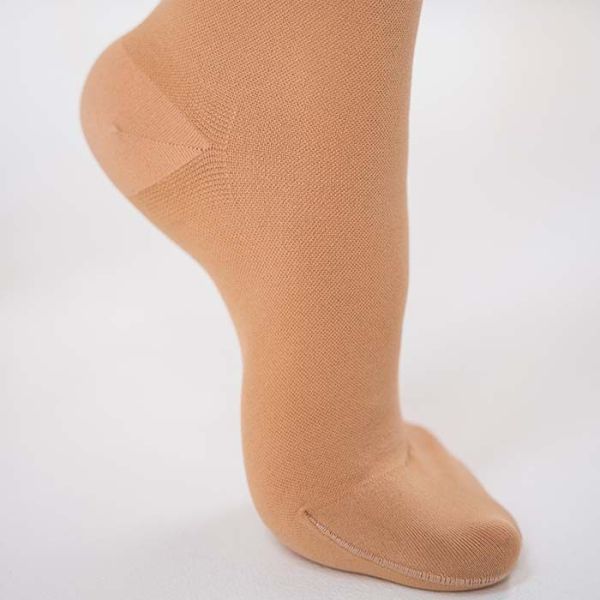 Гольфы компрессионные Evolution ТК.911 унисекс 1 класс компрессии с закрытым носком цвет бежевый