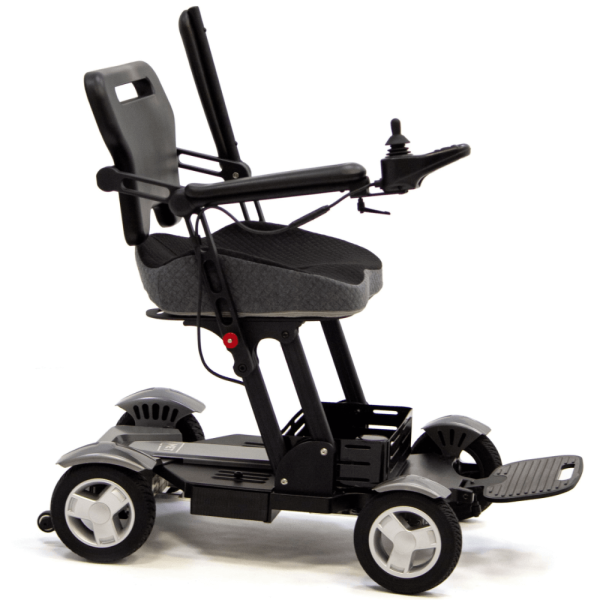 Кресло-коляска с электроприводом MET Compact Pro 4WS, артикул 20018, складная, с анатомическим сиденьем и системой подруливания задних колес Кресло-коляска с электроприводом MET Compact Pro 4WS, артикул 20018, складная, с анатомическим сиденьем и системой подруливания задних колес